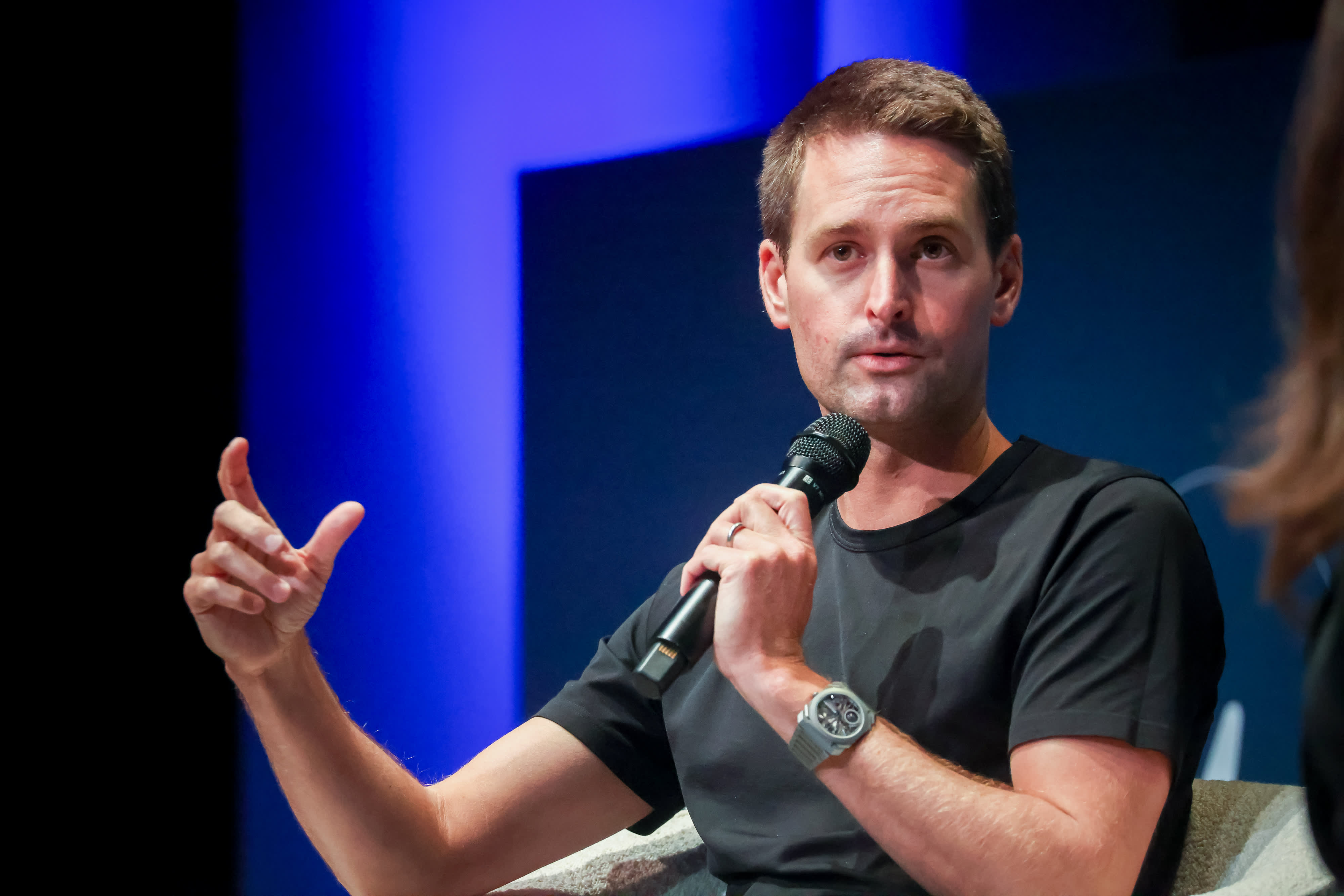Snap issues cautious guidance as Perplexity deal ends, Middle East 'geopolitical situation' causes uncertainty