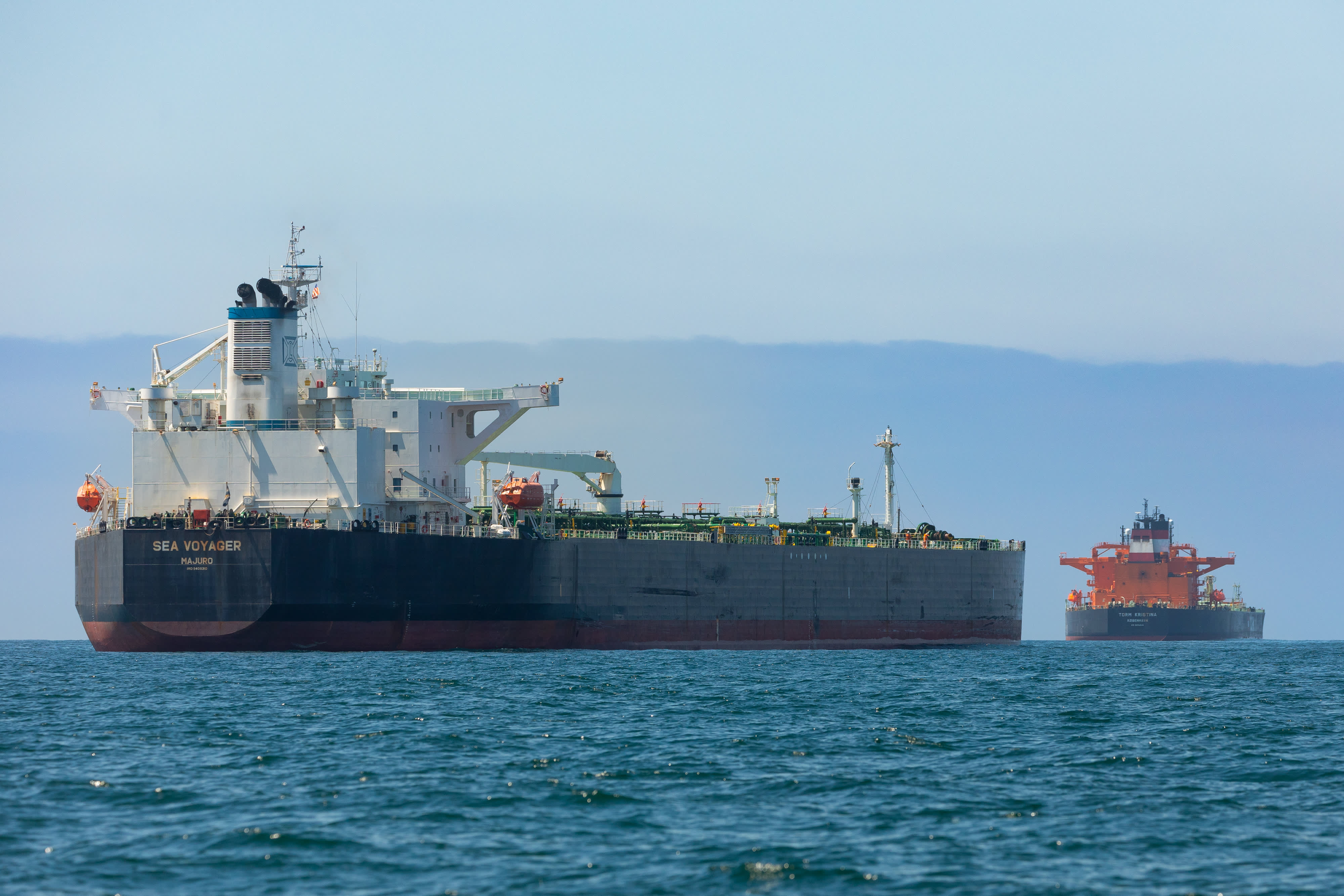 Oil prices fall 7% after Trump says Iran talks are 'proceeding nicely'